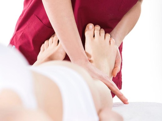 Physiotherapy examination with the doctor is important